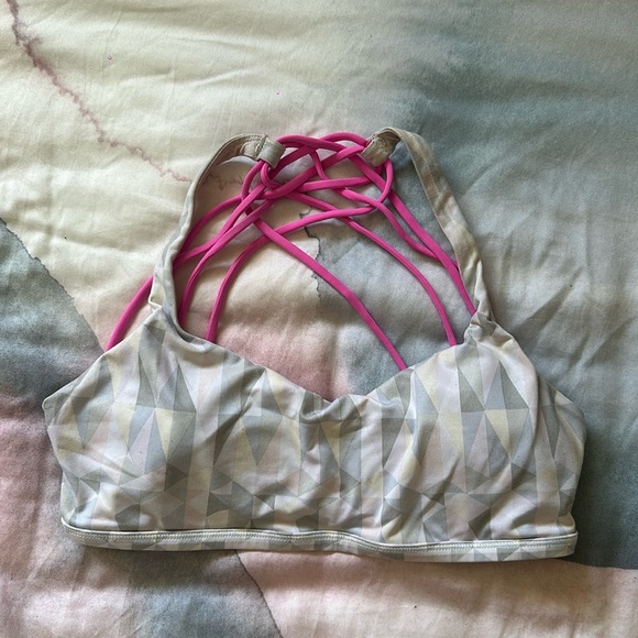 Lululemon Free to be Wild Bra 8 - Picture 1 of 1